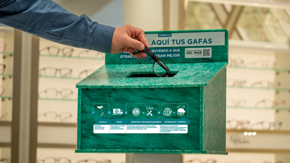 ALAIN AFFLELOU se Asocia con Correos Express en una Iniciativa Solidaria